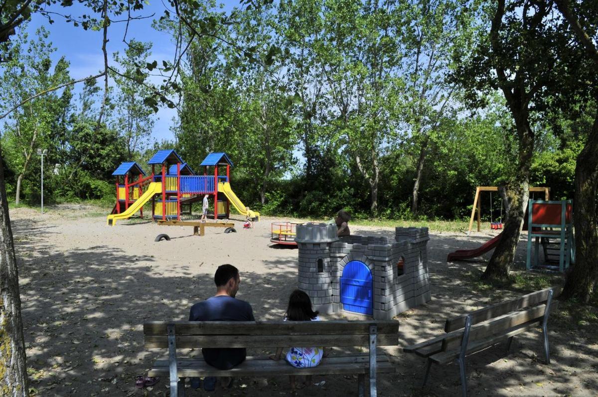 Happy Camp Mobile Homes In Camping Village Rosapineta Розолина-Маре Экстерьер фото